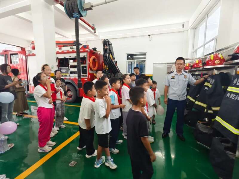 赤峰巴林右旗团团开展消防主题亲子运动会